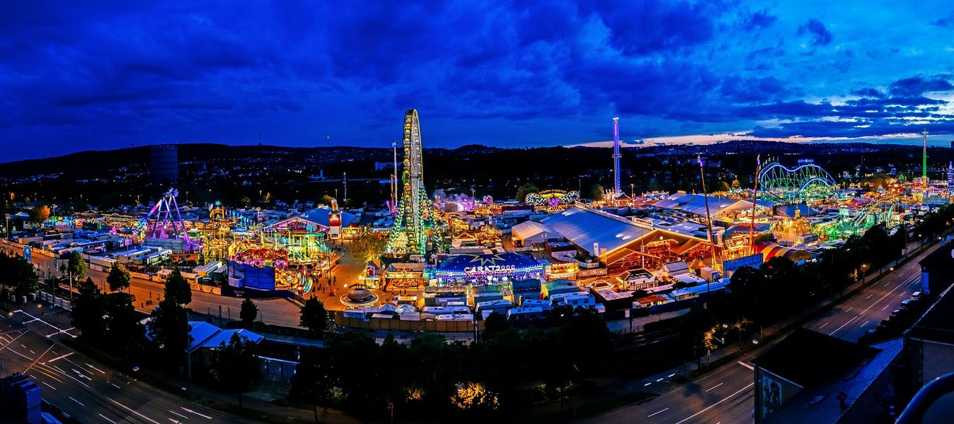Stuttgart blauen arkaden rohren hauptbahnhof wahrsten existierenden Home: in.Stuttgart